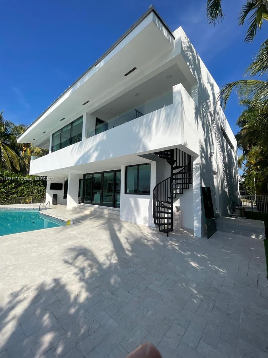 7720 Miami Vw North Bay Village, FL 33142