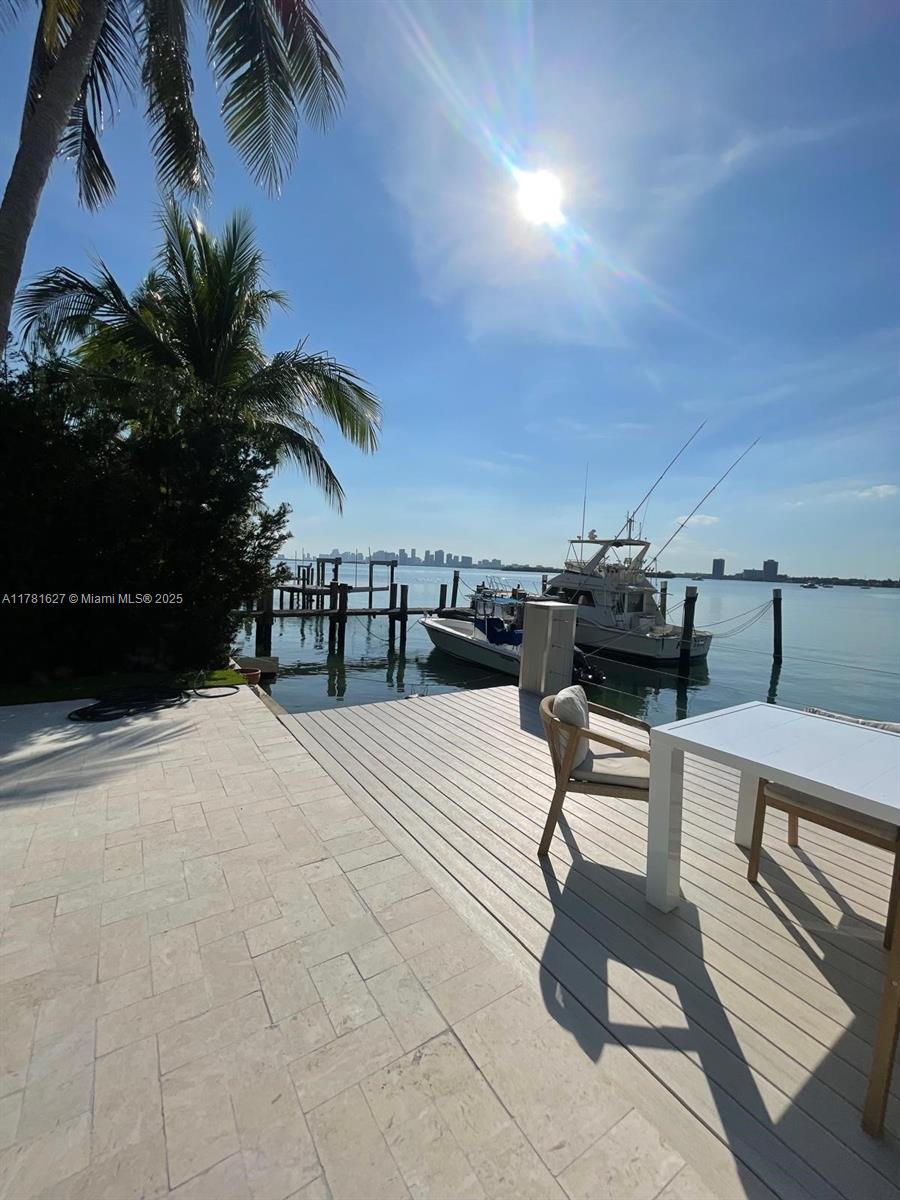 7720 Miami Vw North Bay Village, FL 33142