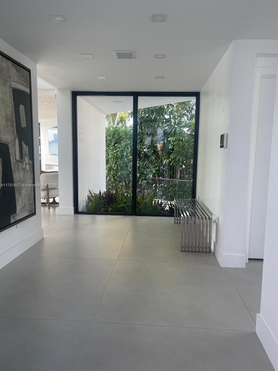 7720 Miami Vw North Bay Village, FL 33142