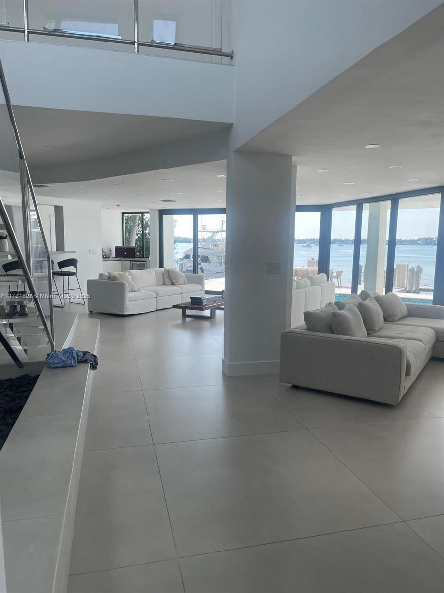 7720 Miami Vw North Bay Village, FL 33142