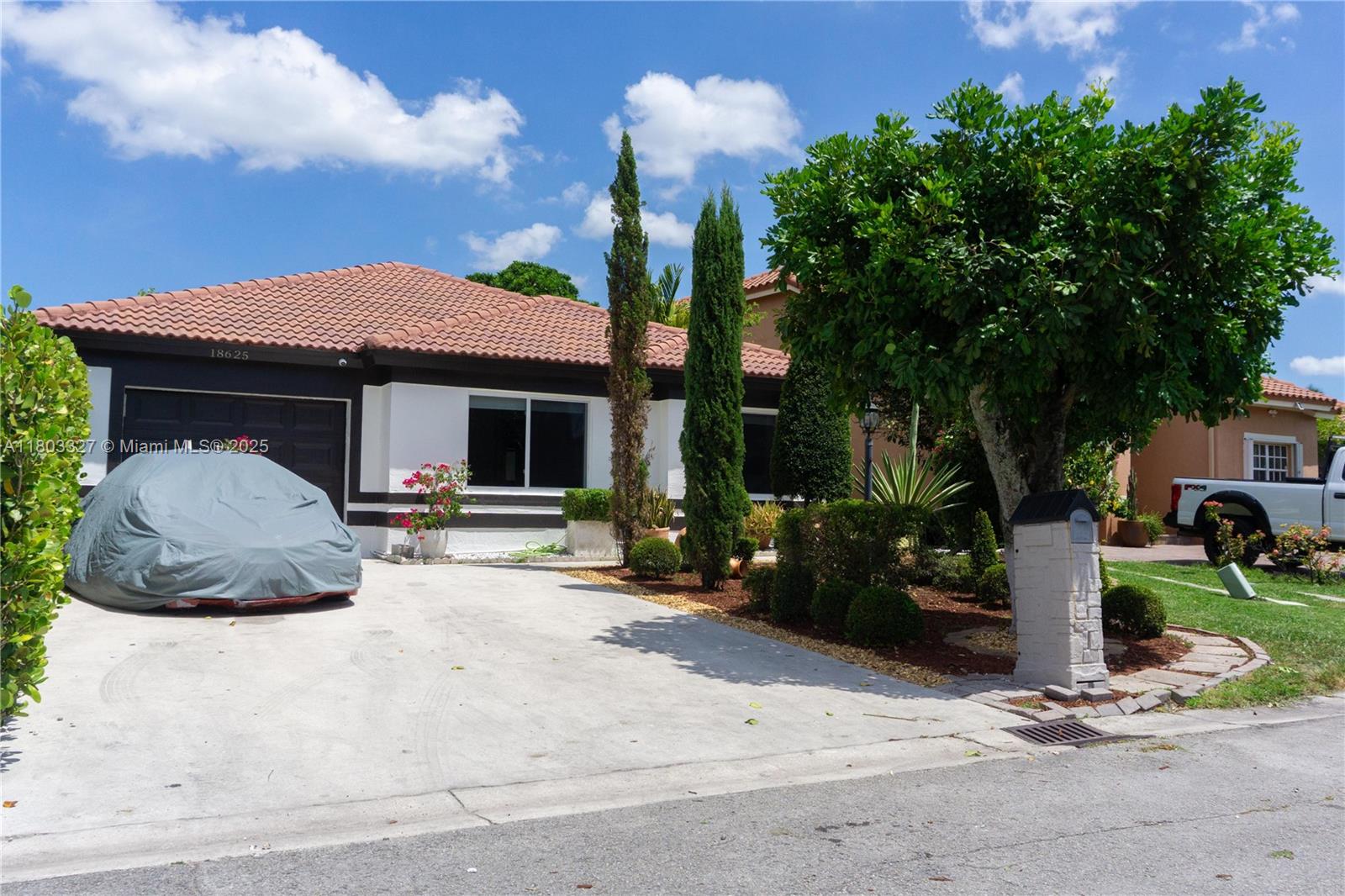 18625 NW 53rd Ave,Miami Gardens, FL 33055