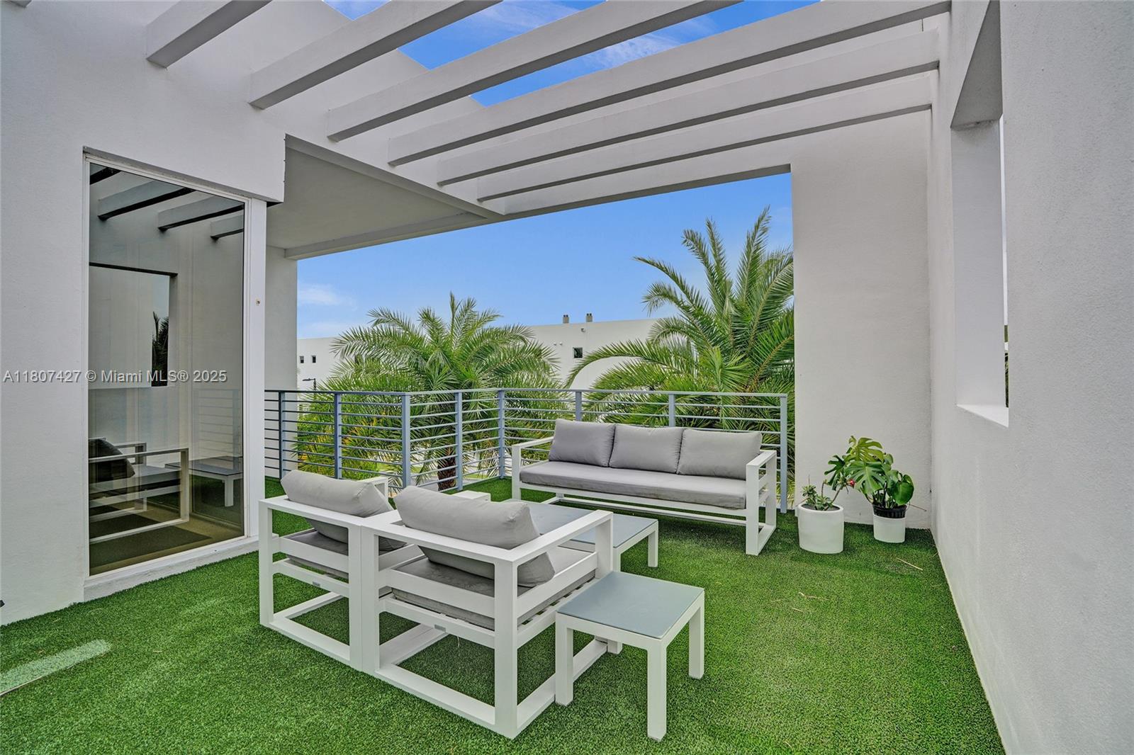 9995 NW 75th St Doral, FL 33178