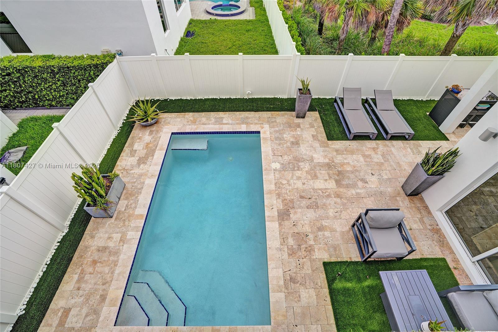 9995 NW 75th St Doral, FL 33178