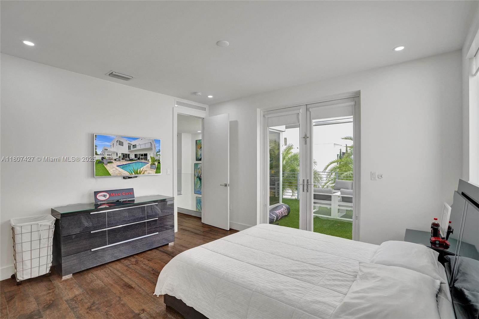 9995 NW 75th St Doral, FL 33178