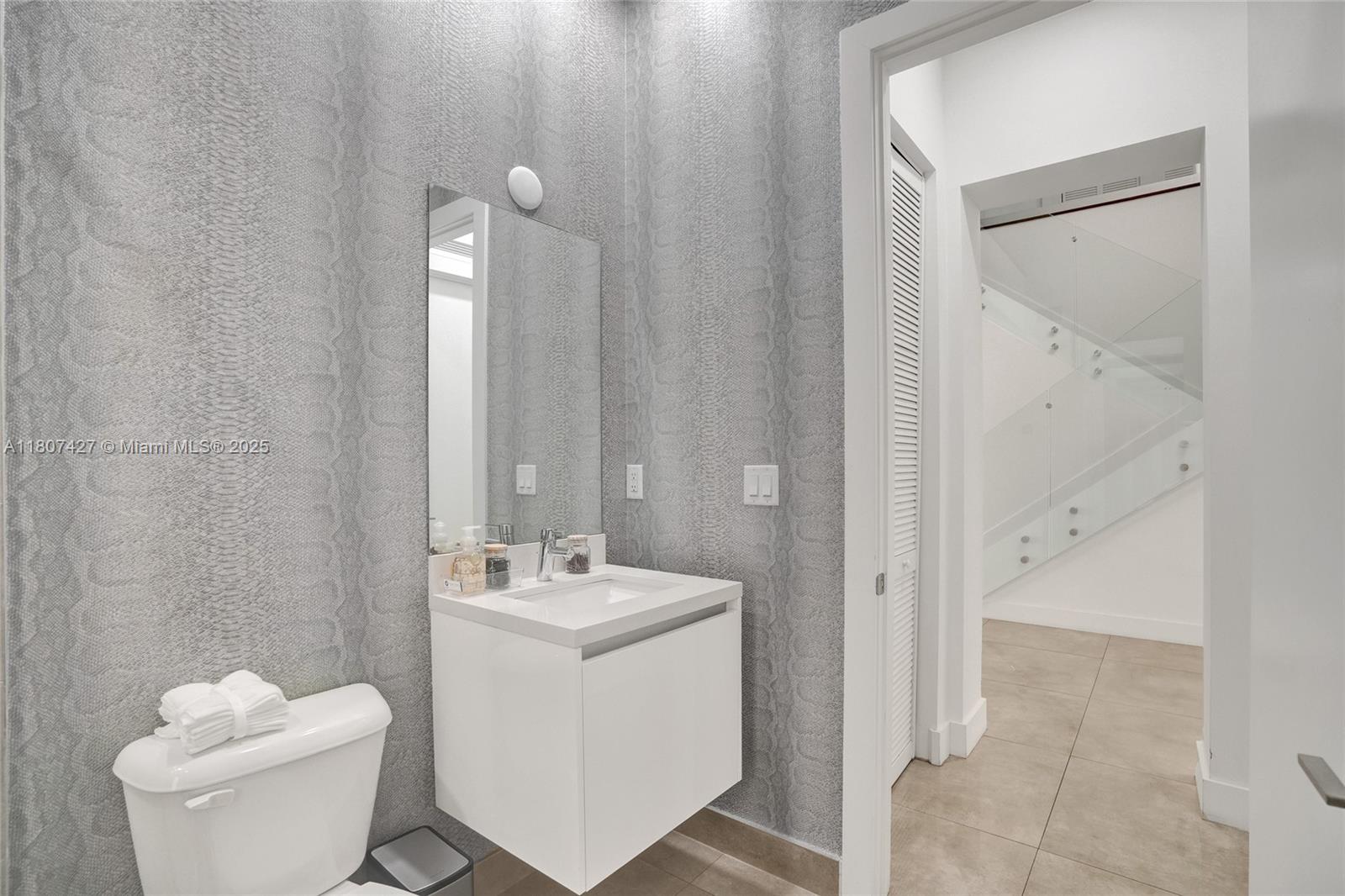 9995 NW 75th St Doral, FL 33178