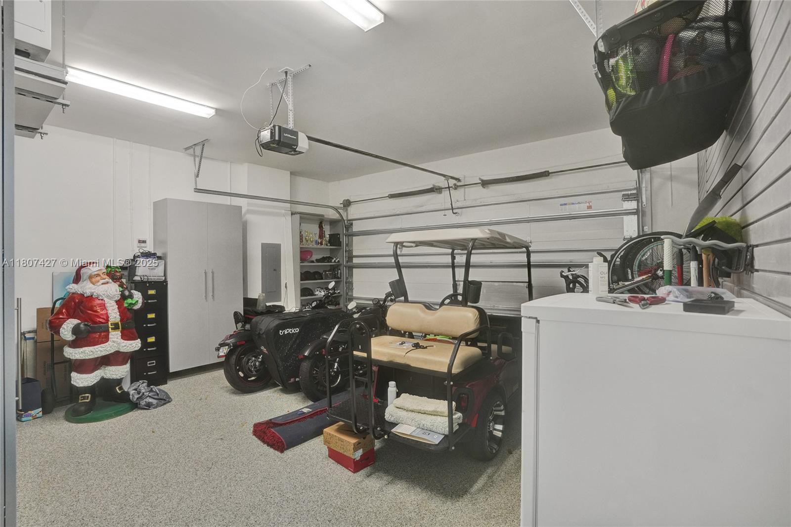 9995 NW 75th St Doral, FL 33178