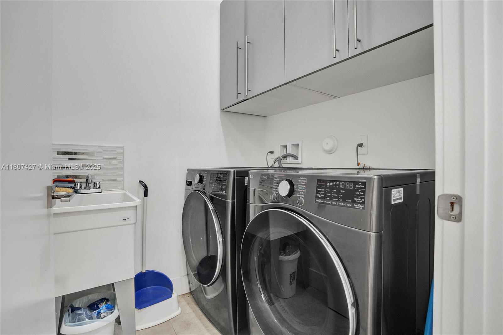 9995 NW 75th St Doral, FL 33178