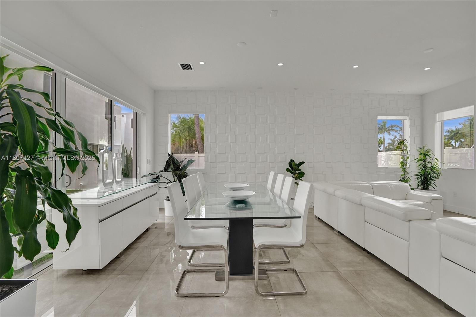 9995 NW 75th St Doral, FL 33178