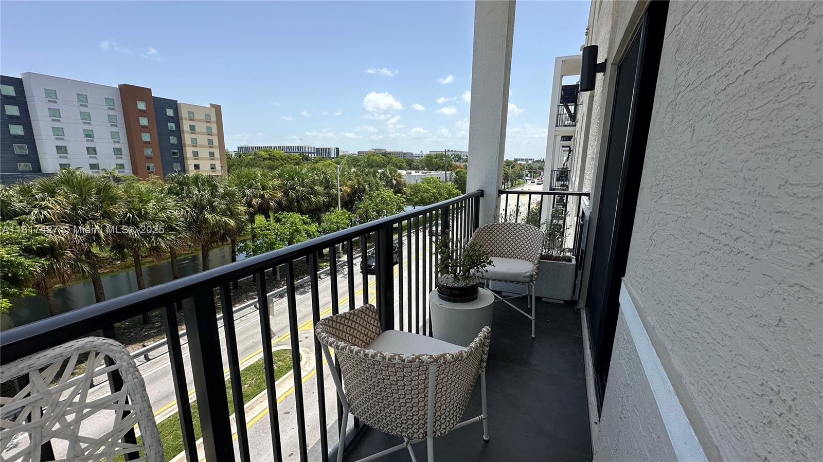 8001 NW 41st St #F-307 Doral, FL 33166