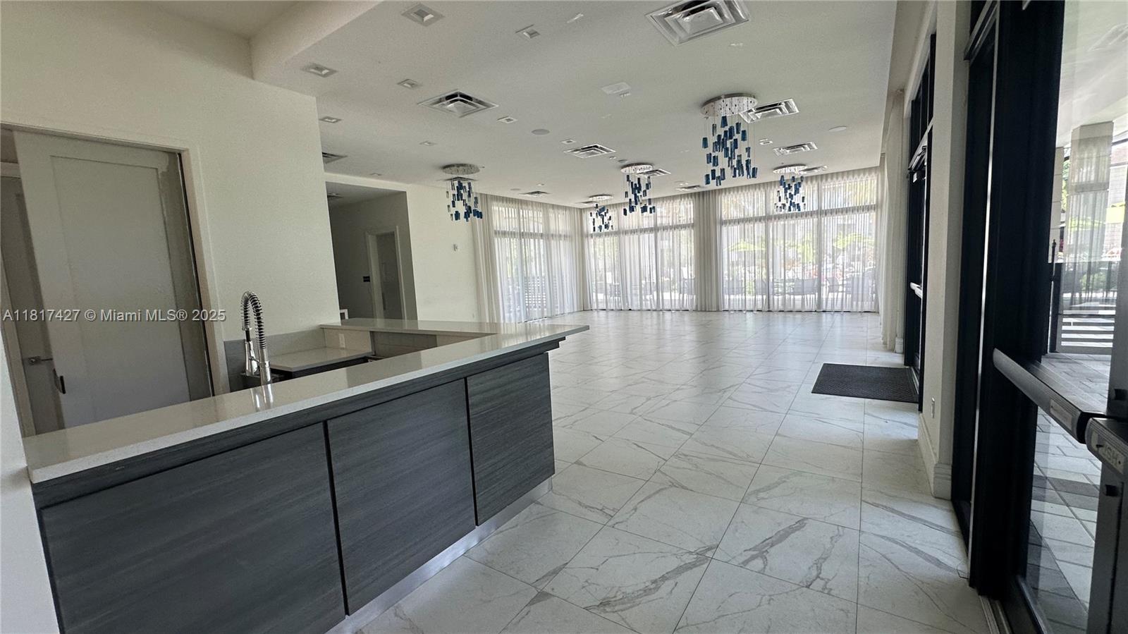 8001 NW 41st St #F-307 Doral, FL 33166