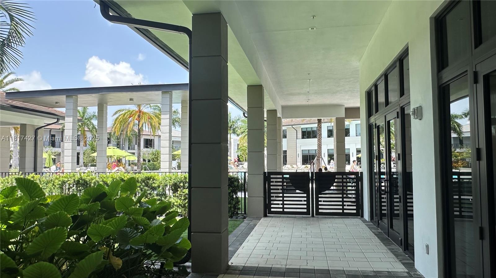 8001 NW 41st St #F-307 Doral, FL 33166