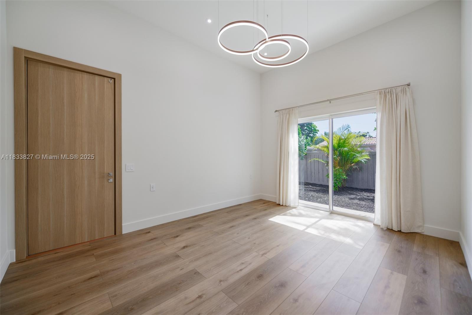 635 SW 9th St Hallandale Beach, FL 33009