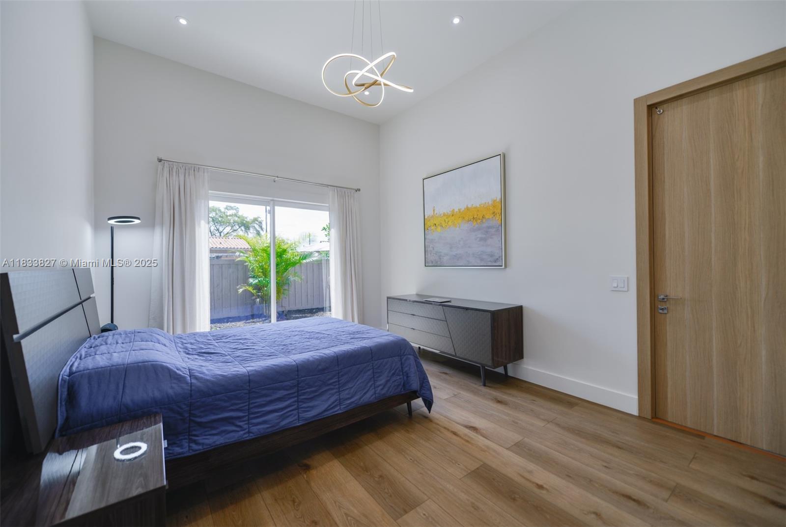 635 SW 9th St Hallandale Beach, FL 33009