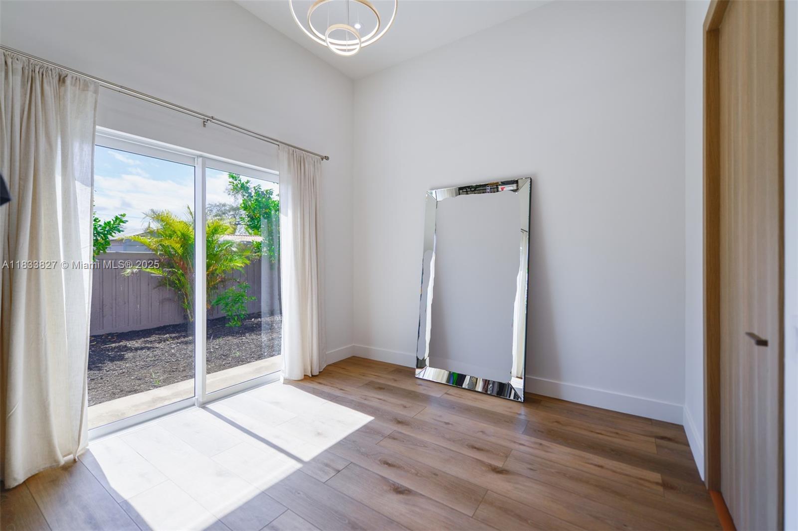 635 SW 9th St Hallandale Beach, FL 33009