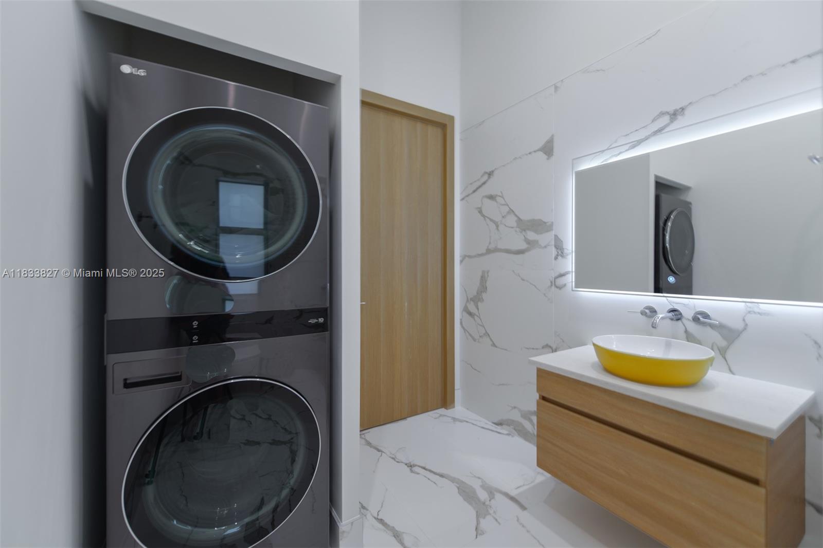 635 SW 9th St Hallandale Beach, FL 33009