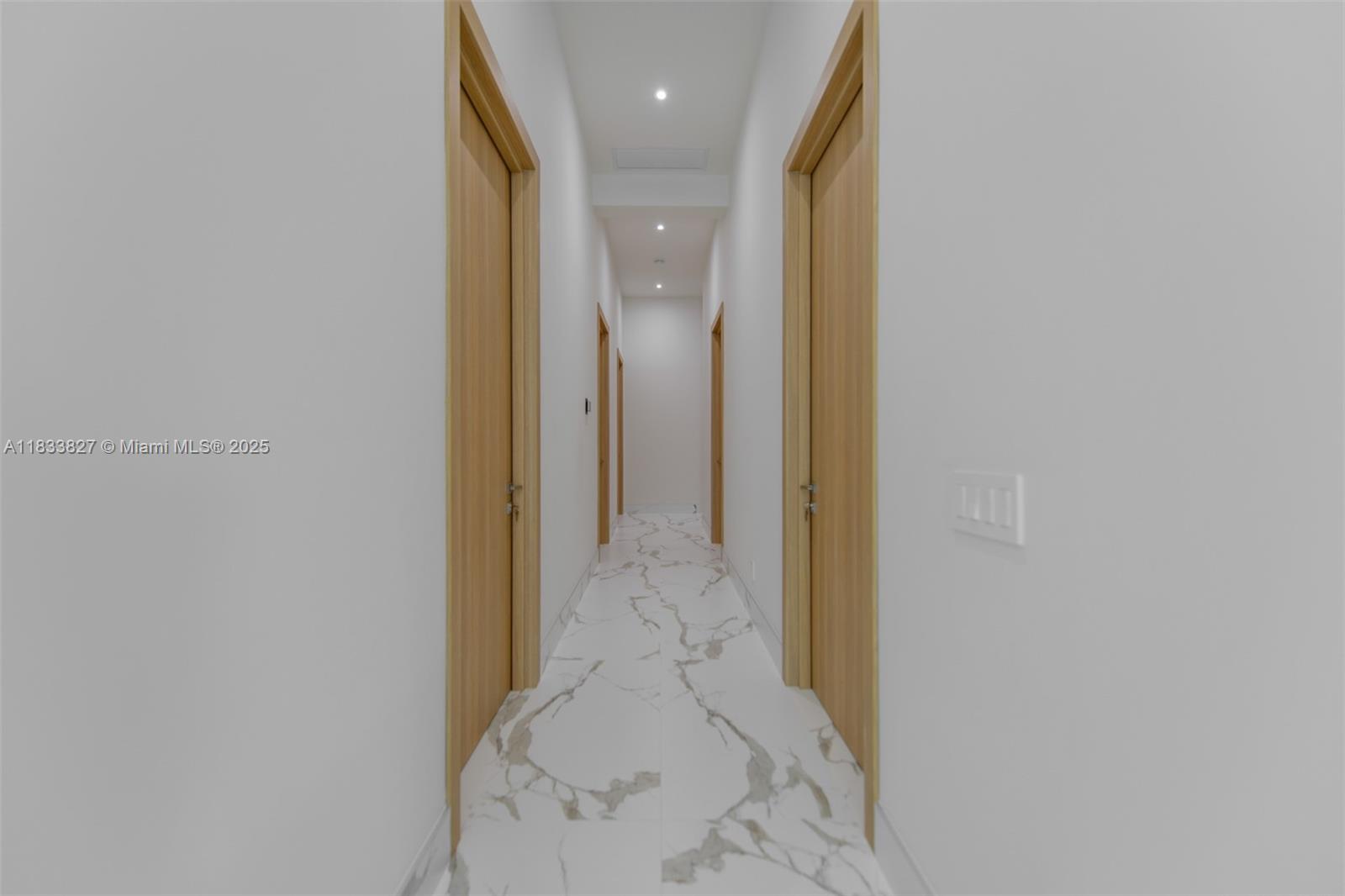 635 SW 9th St Hallandale Beach, FL 33009