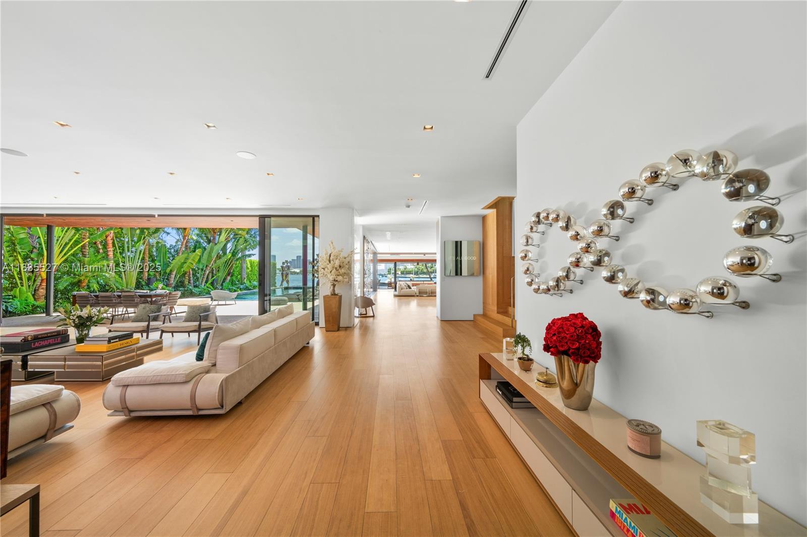 126 W San Marino Dr Miami Beach, FL 33139 126 W San Marino Dr Miami Beach, FL 33139