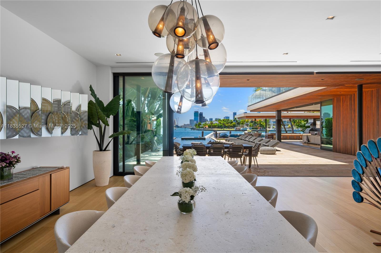 126 W San Marino Dr Miami Beach, FL 33139 126 W San Marino Dr Miami Beach, FL 33139