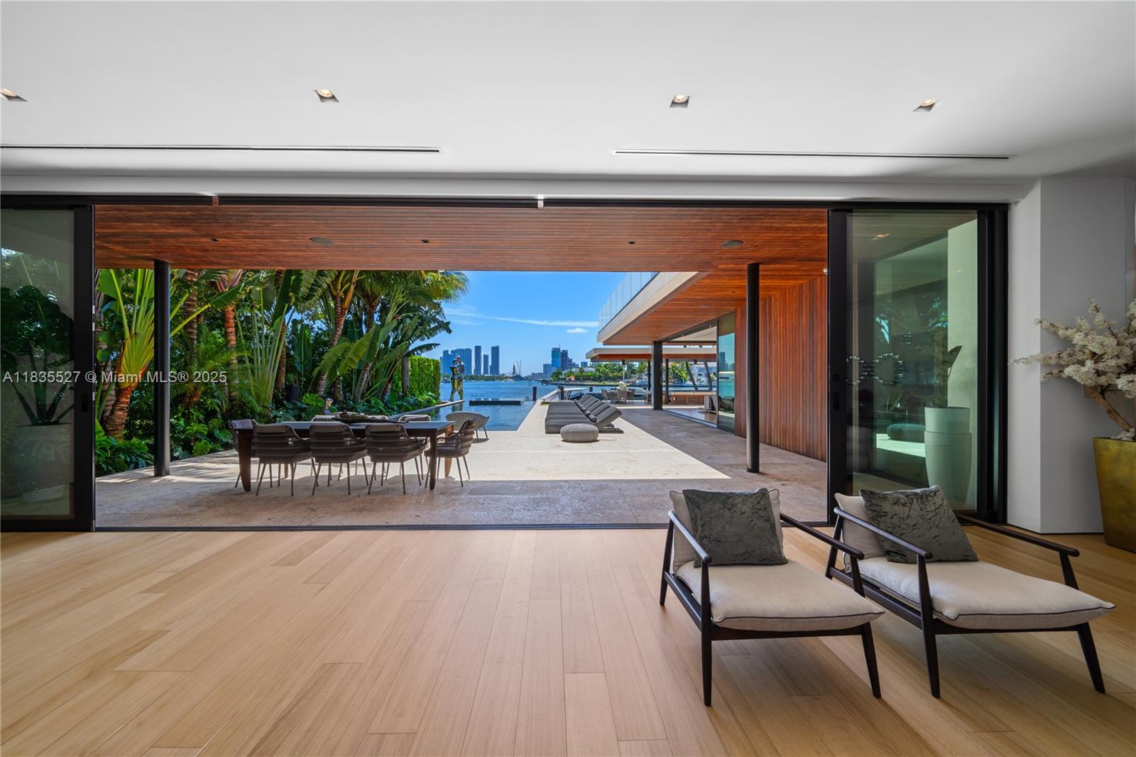 126 W San Marino Dr Miami Beach, FL 33139 126 W San Marino Dr Miami Beach, FL 33139