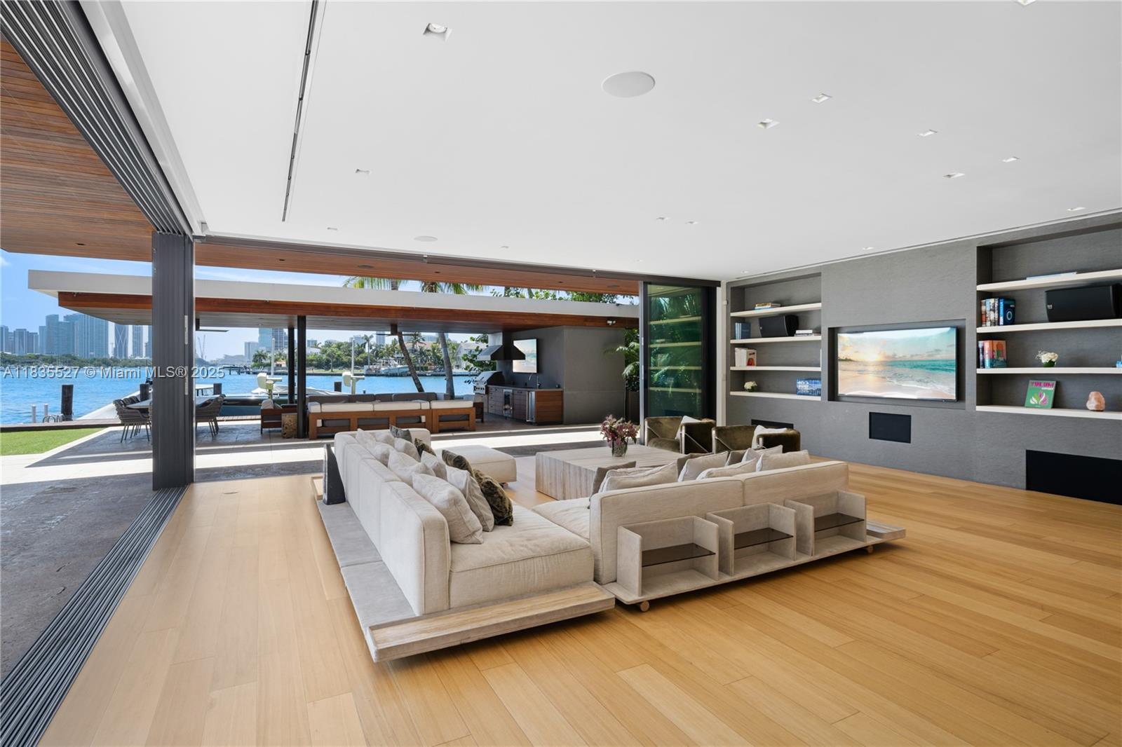 126 W San Marino Dr Miami Beach, FL 33139 126 W San Marino Dr Miami Beach, FL 33139