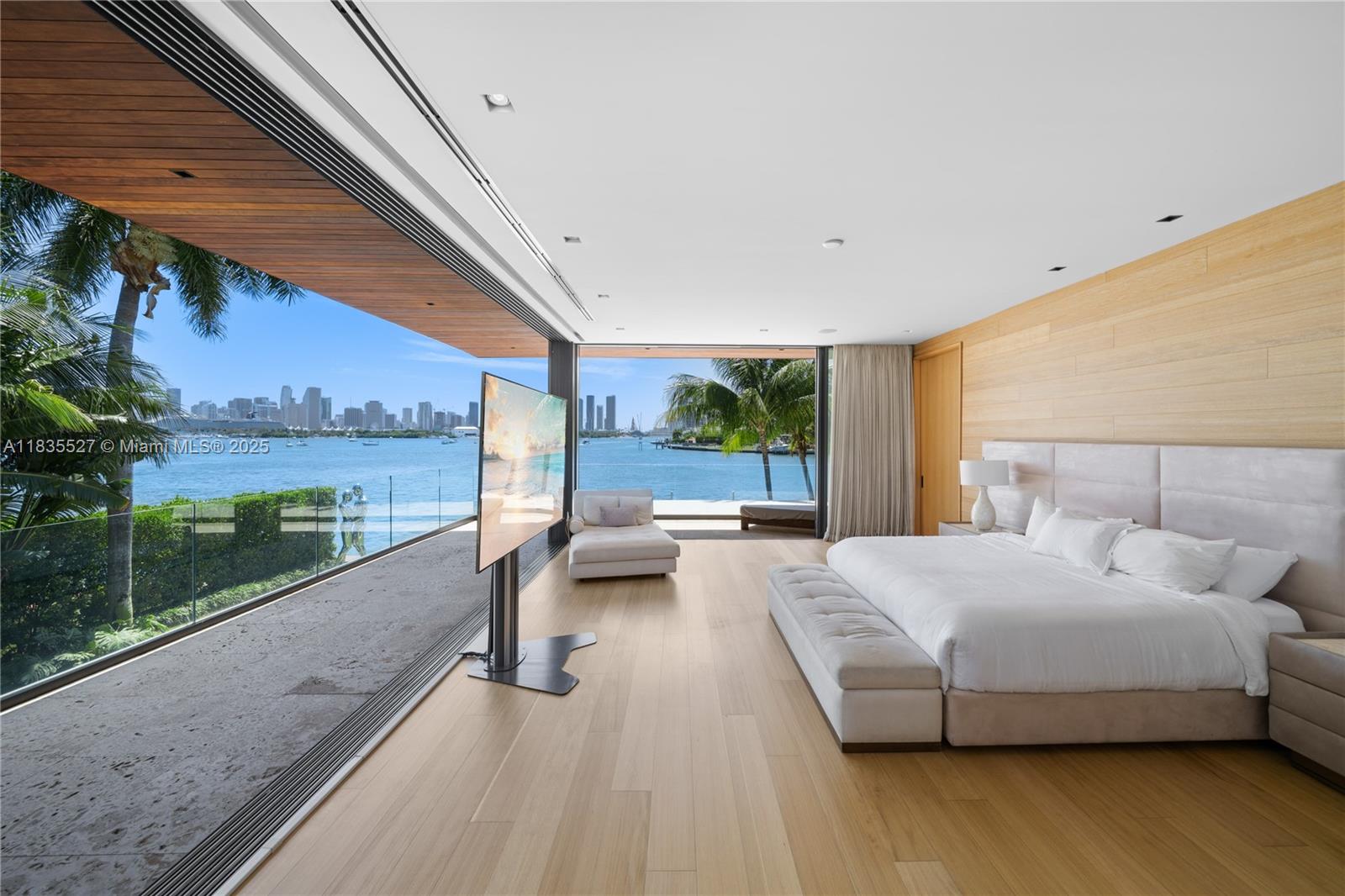 126 W San Marino Dr Miami Beach, FL 33139 126 W San Marino Dr Miami Beach, FL 33139