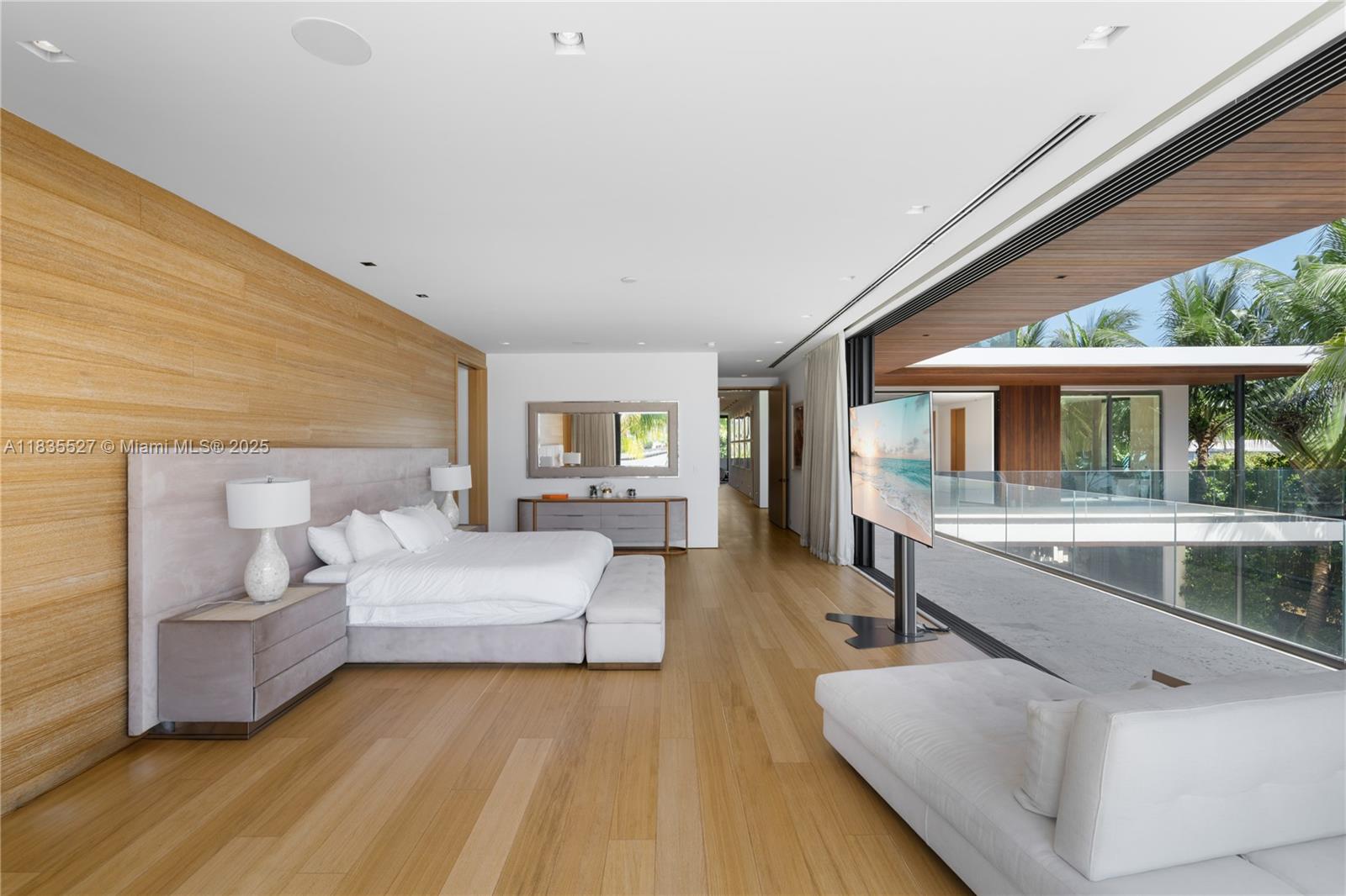 126 W San Marino Dr Miami Beach, FL 33139 126 W San Marino Dr Miami Beach, FL 33139
