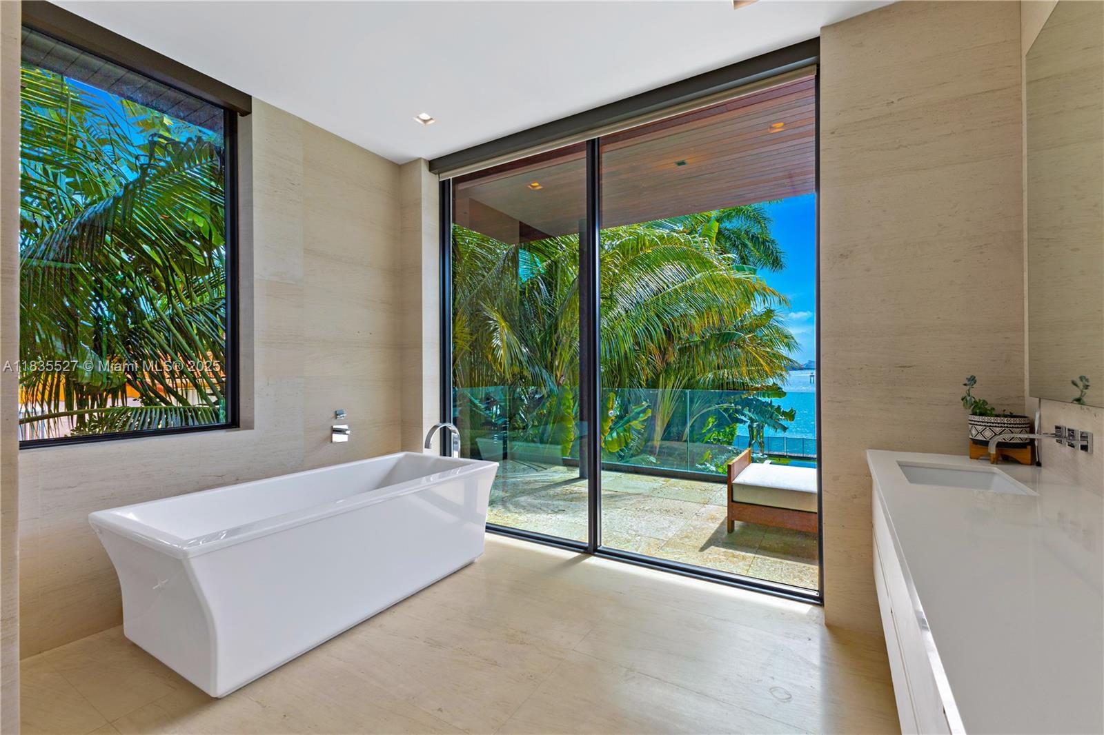 126 W San Marino Dr Miami Beach, FL 33139 126 W San Marino Dr Miami Beach, FL 33139