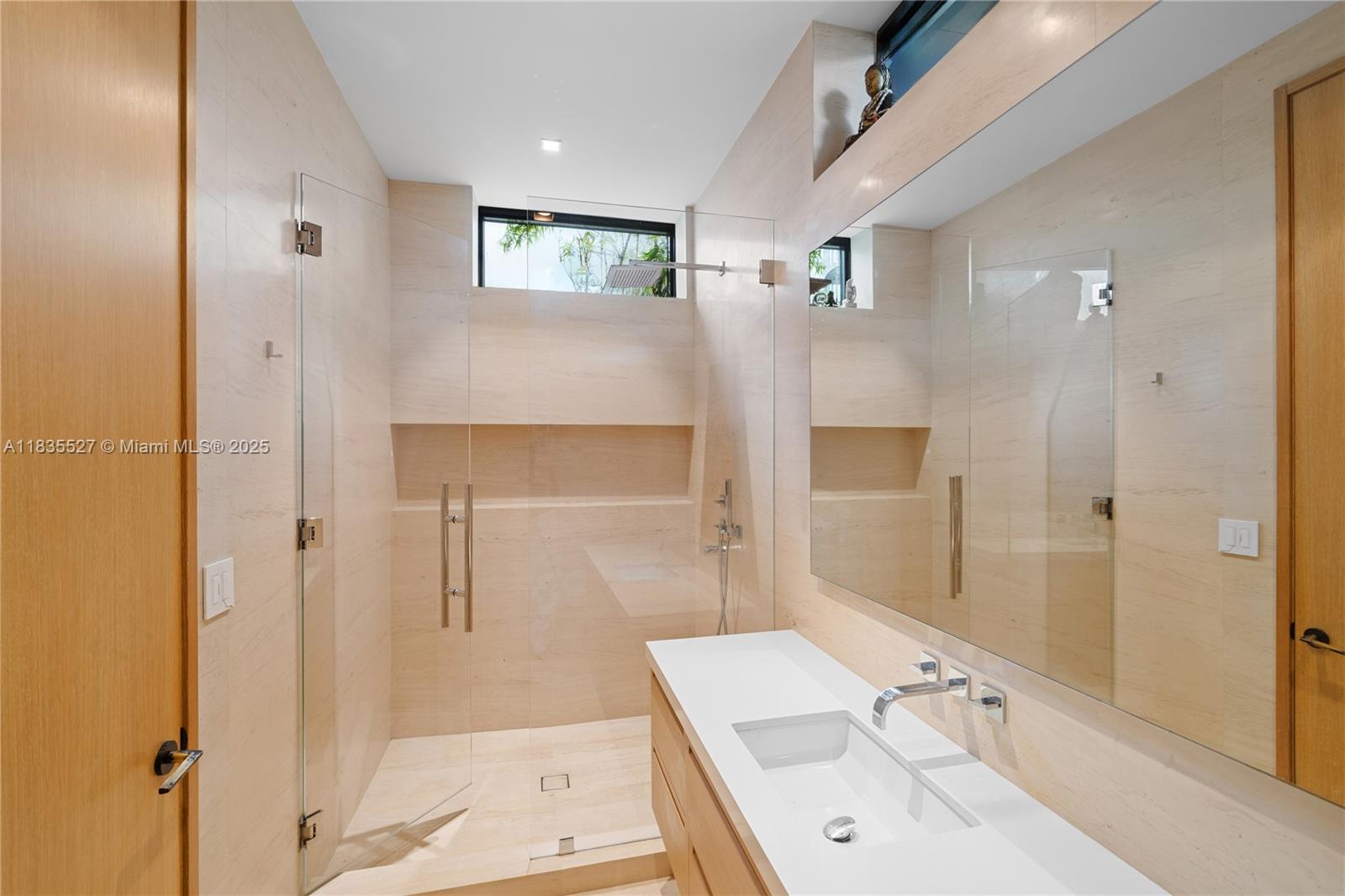 126 W San Marino Dr Miami Beach, FL 33139 126 W San Marino Dr Miami Beach, FL 33139