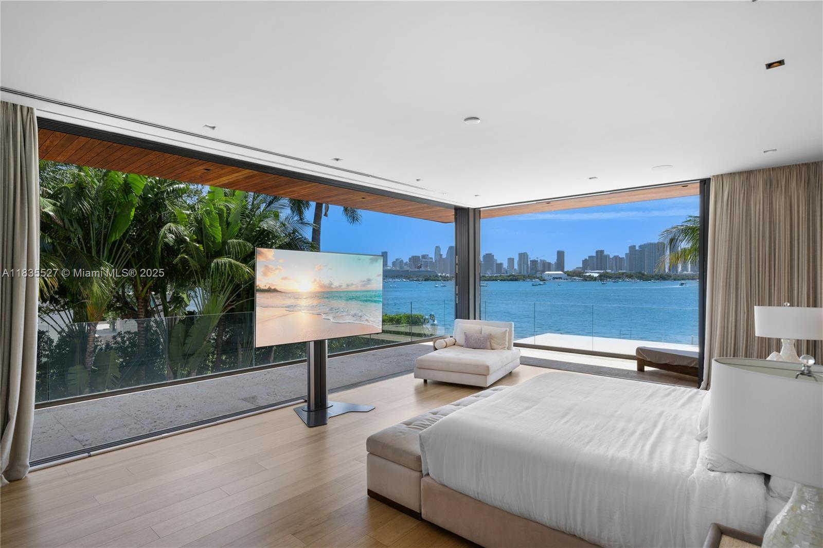 126 W San Marino Dr Miami Beach, FL 33139 126 W San Marino Dr Miami Beach, FL 33139