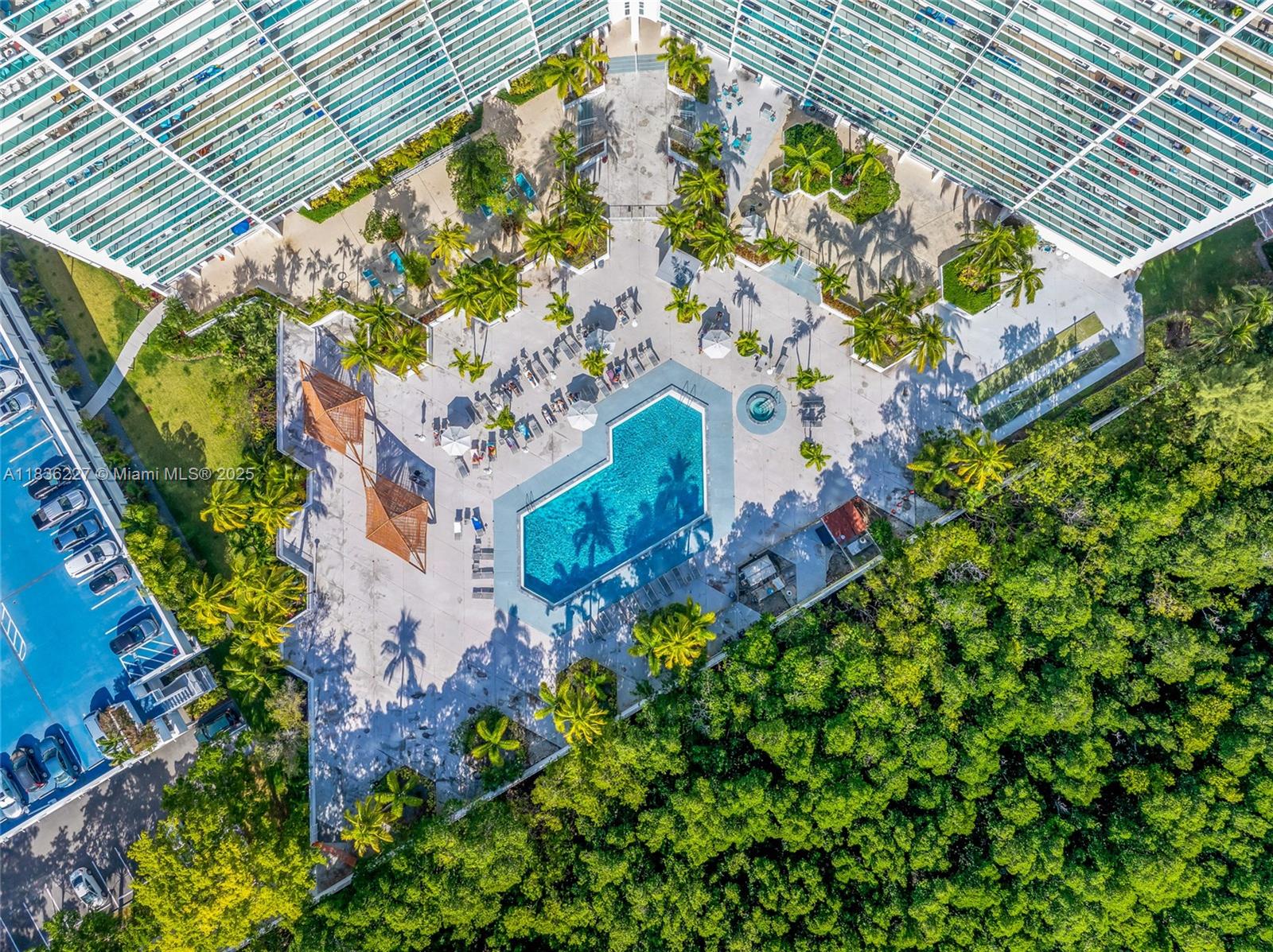 image Arlen House East Condo34