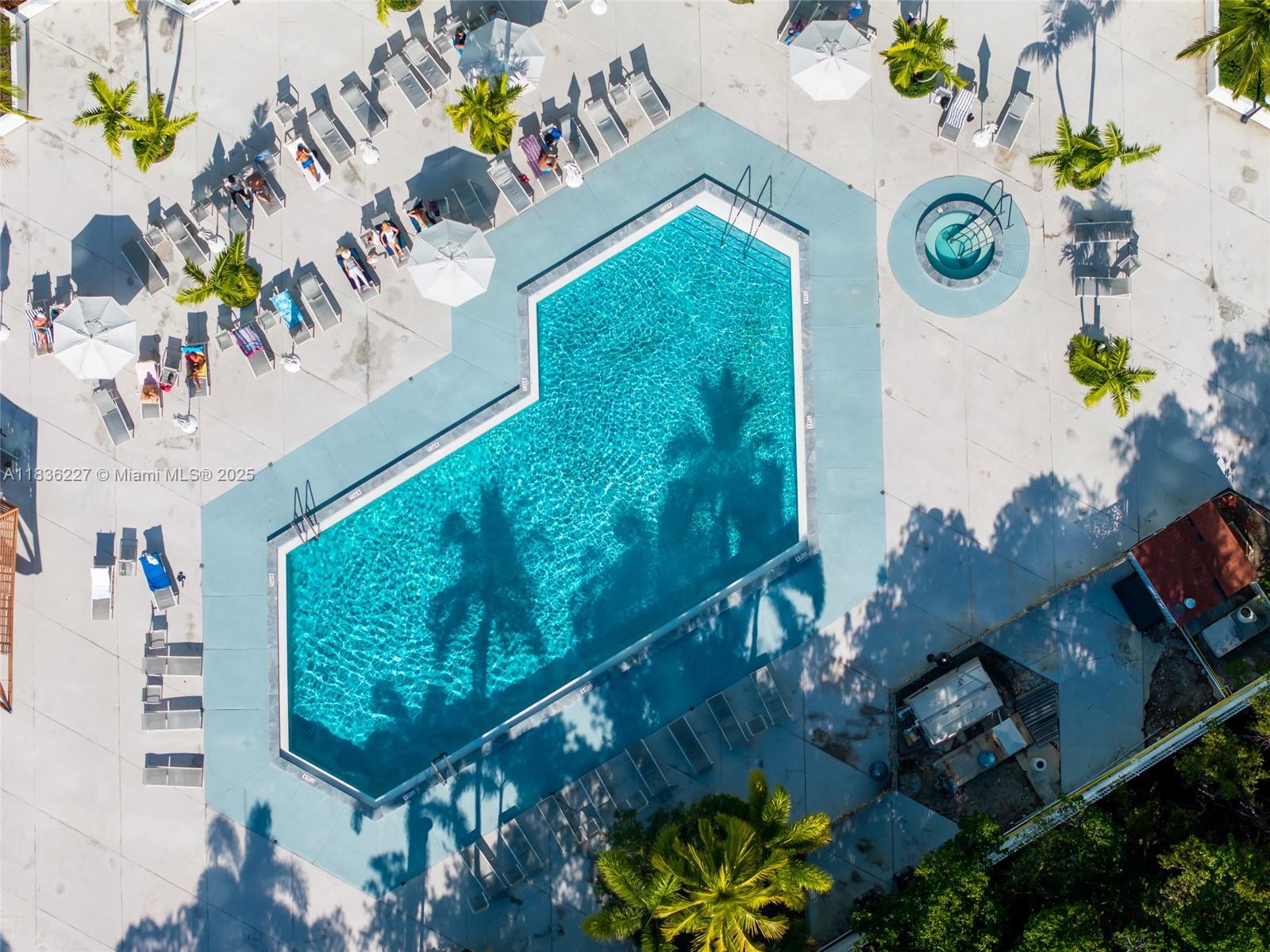 image Arlen House East Condo35