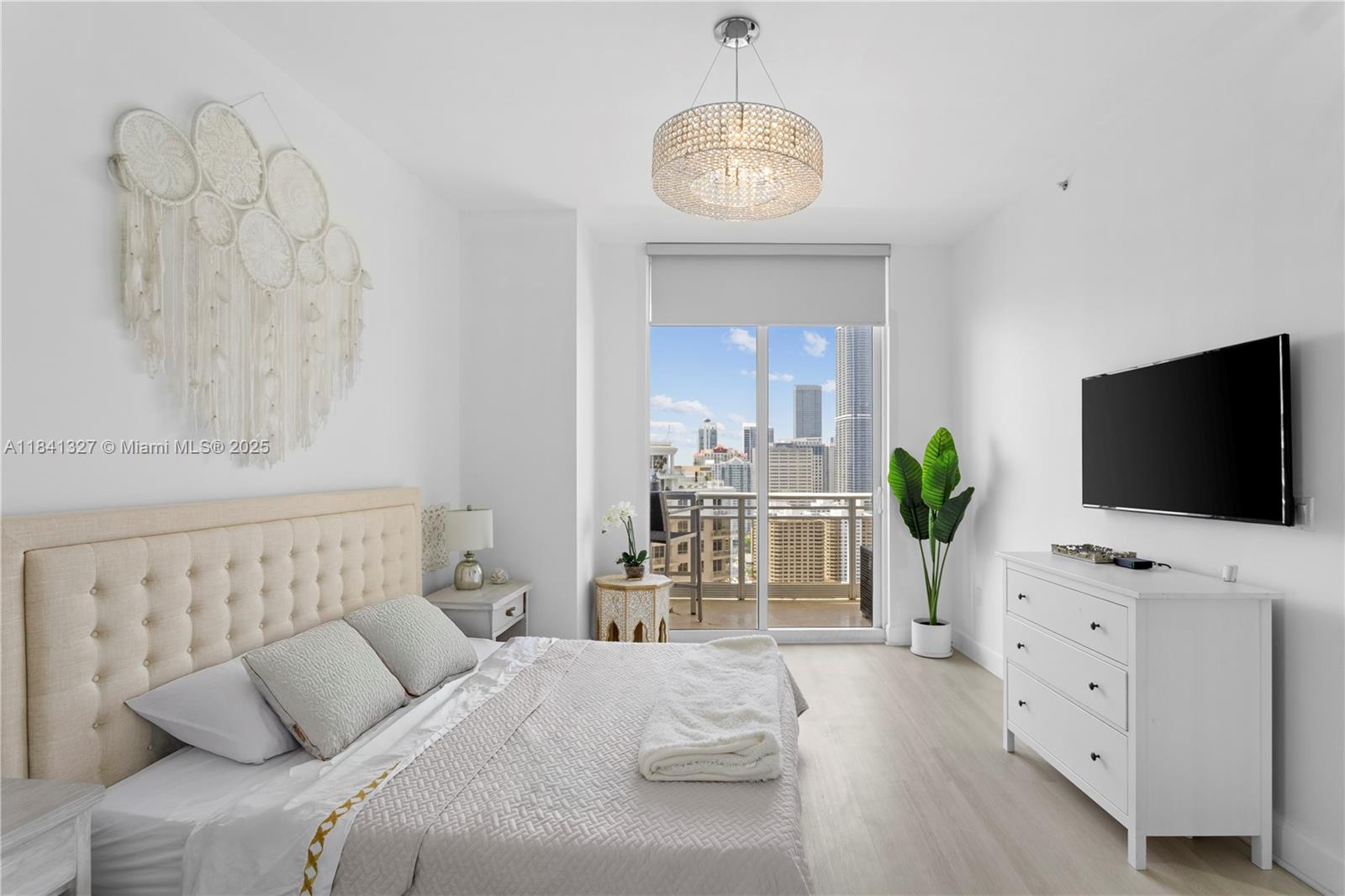 901 Brickell Key Blvd #3301