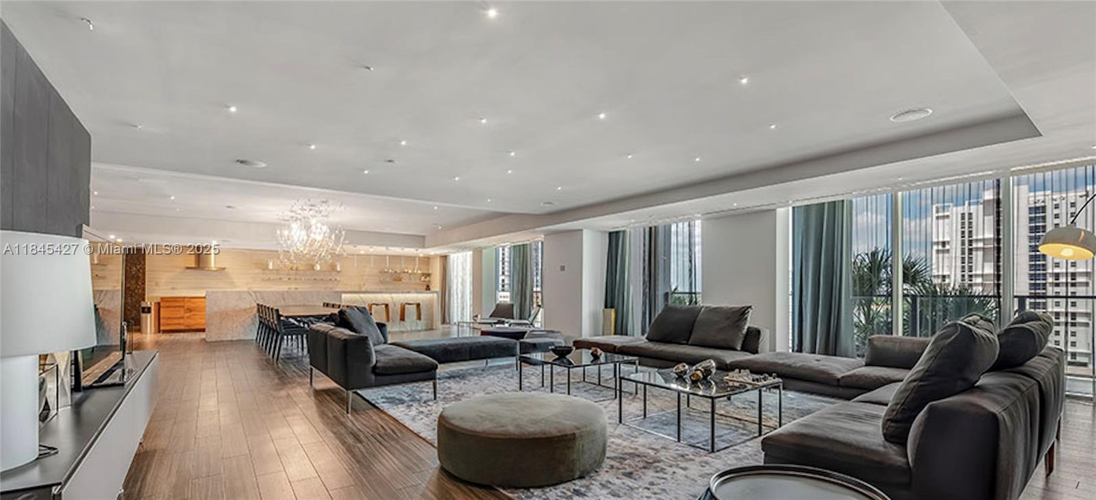 image Rise Condo43