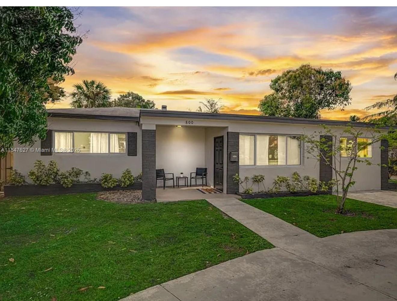 800 SW 26th Ct