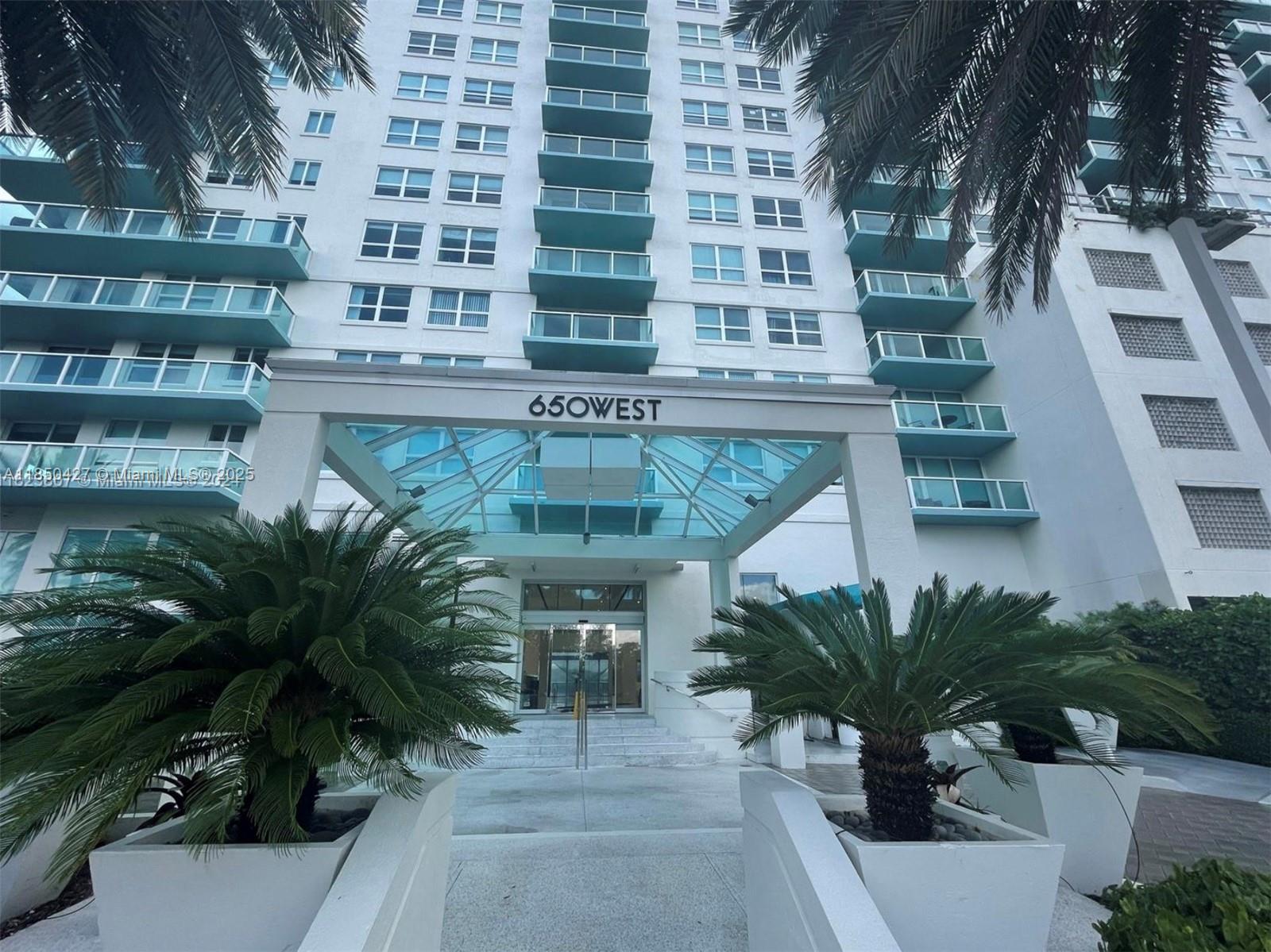 650 West Ave #1206