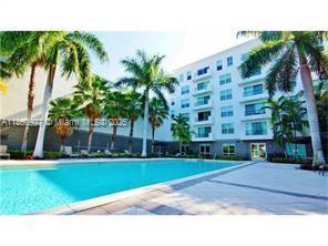 2421 NE 65th St #403