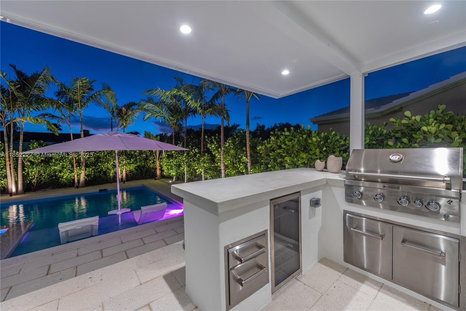 8834 Abbott Ave Surfside, FL 33154