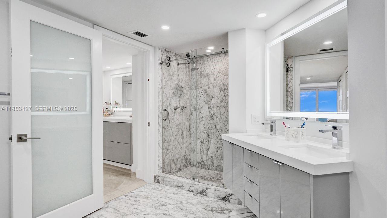 image Lexcellence Condo13