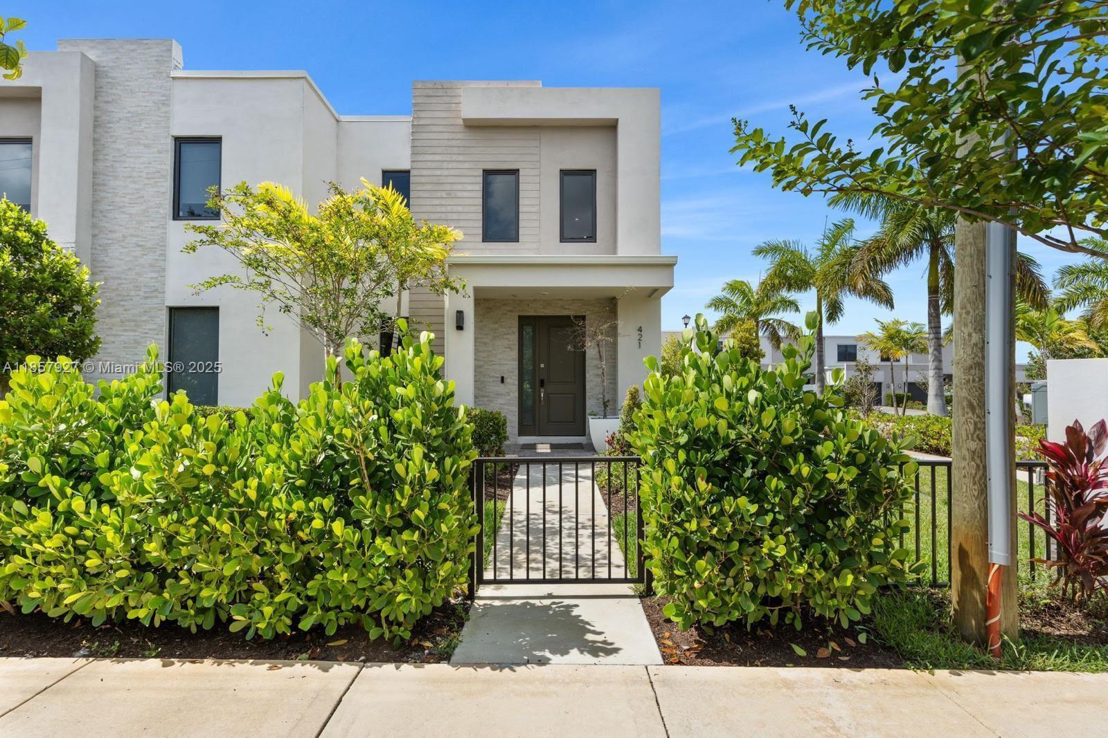 421 NW 17th St