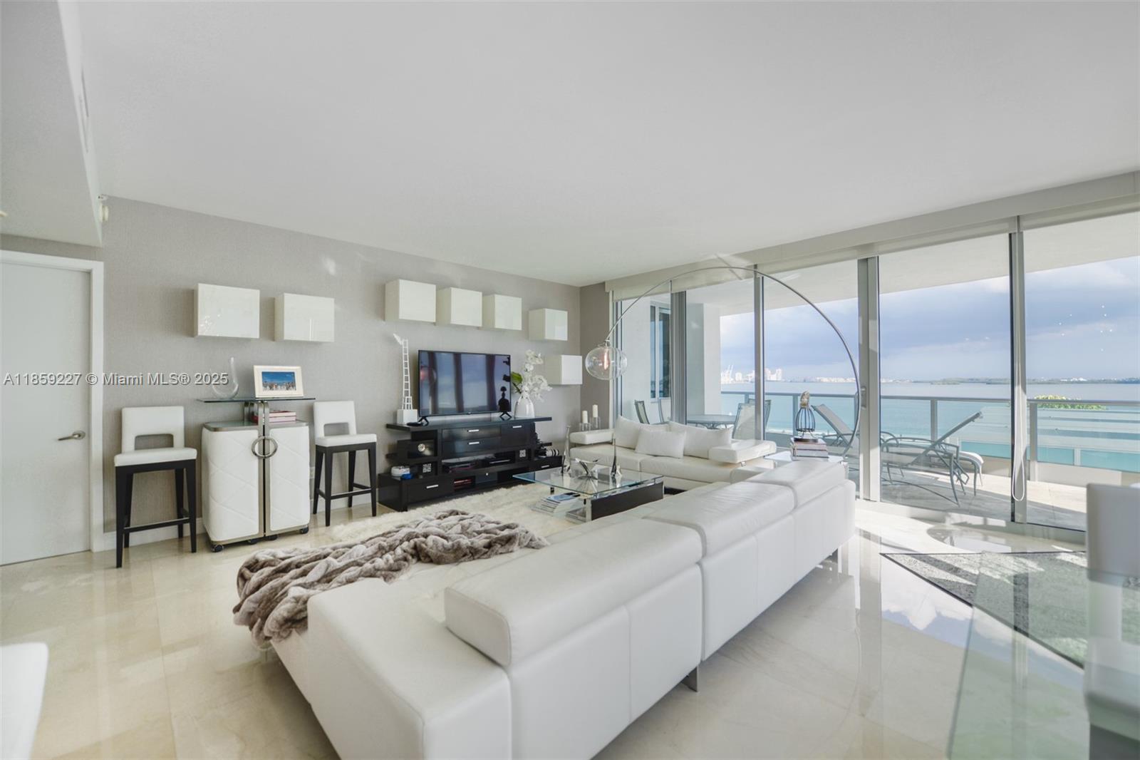 1331 Brickell Bay Dr #811