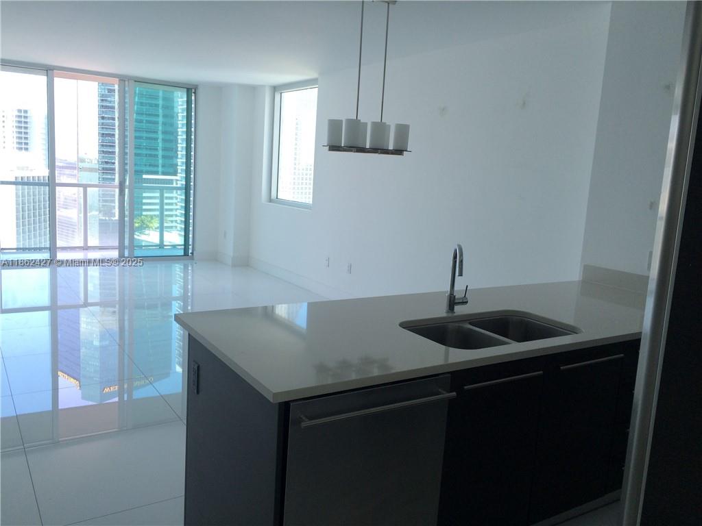 image 500 Brickell West9