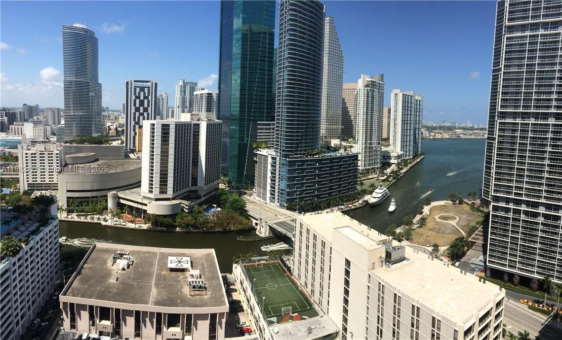 image 500 Brickell West13