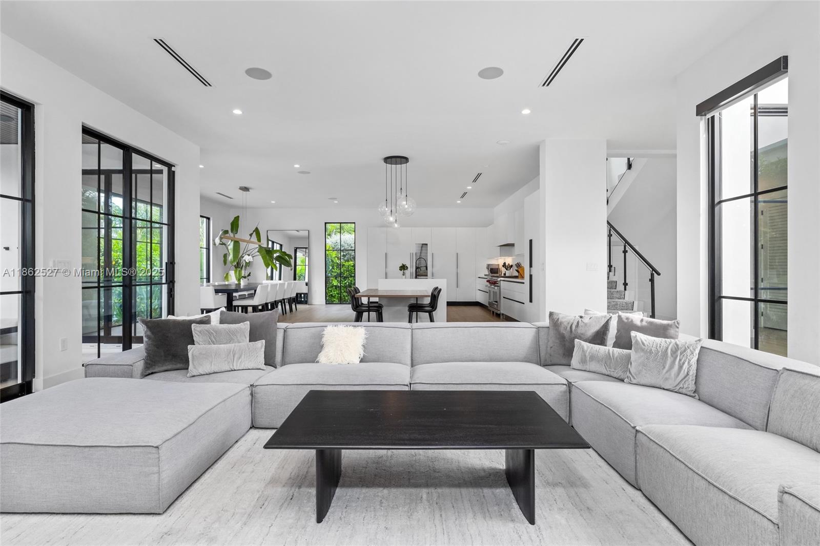 895 NE 76th St #895 Miami, FL 33138