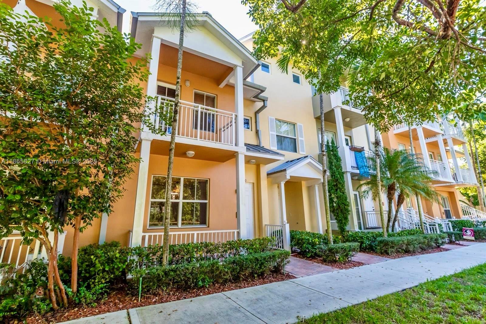 330 SW 14th Ave #330