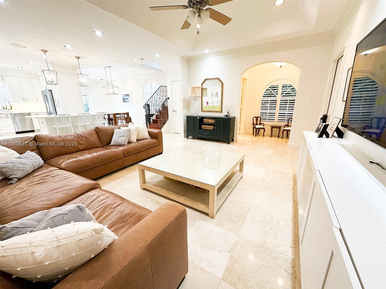 360 NE 7th Ave #360