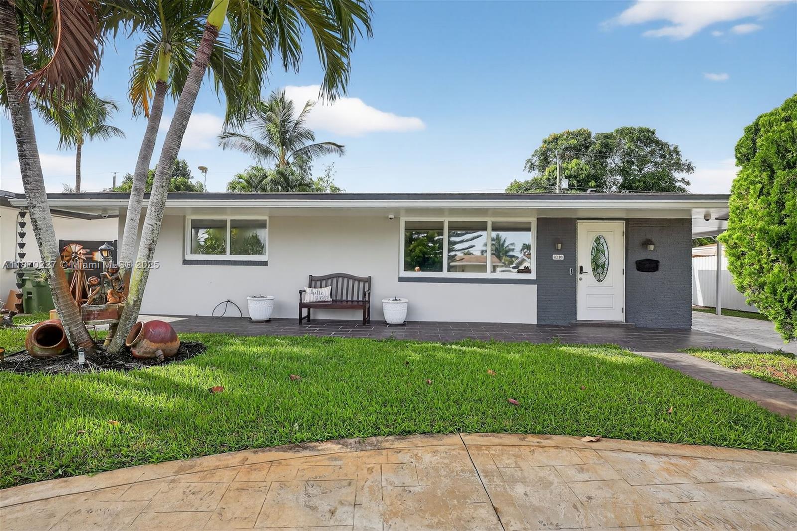 8210 NW 10th St