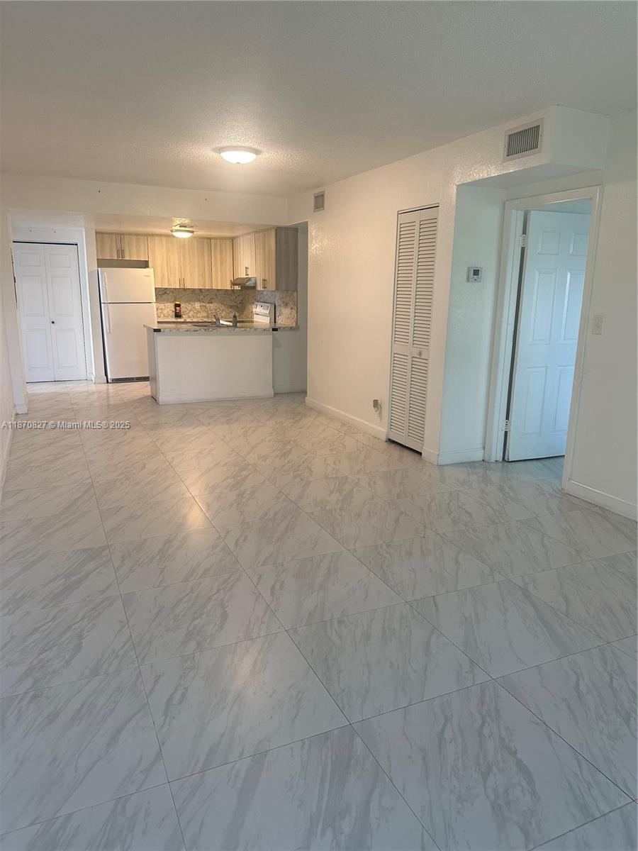 3901 9th Ave #10