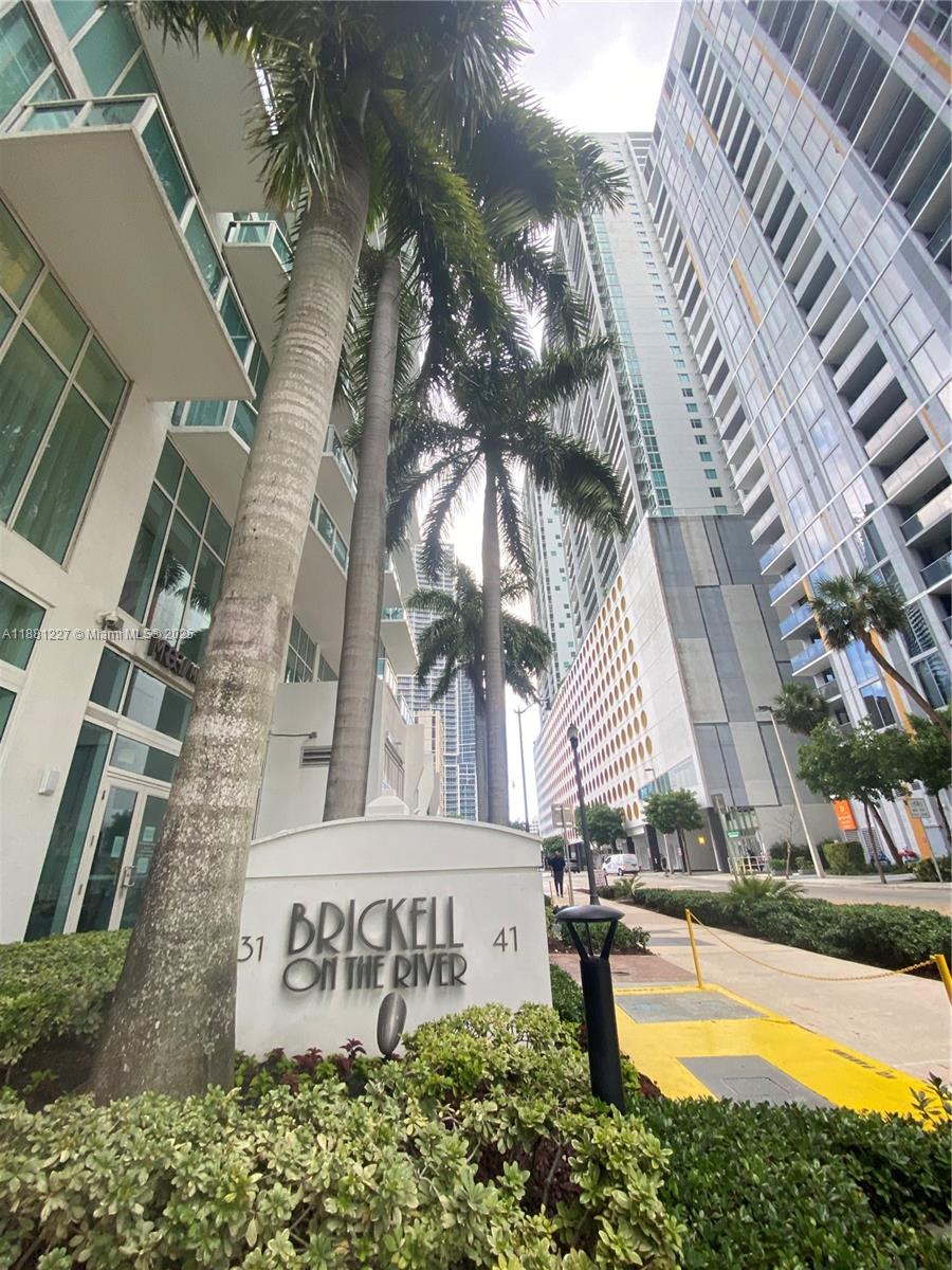 image Brickell On The River7