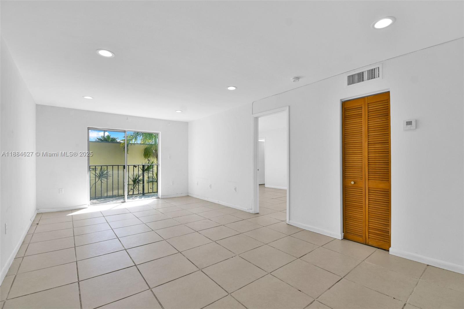 618 Euclid Ave #303