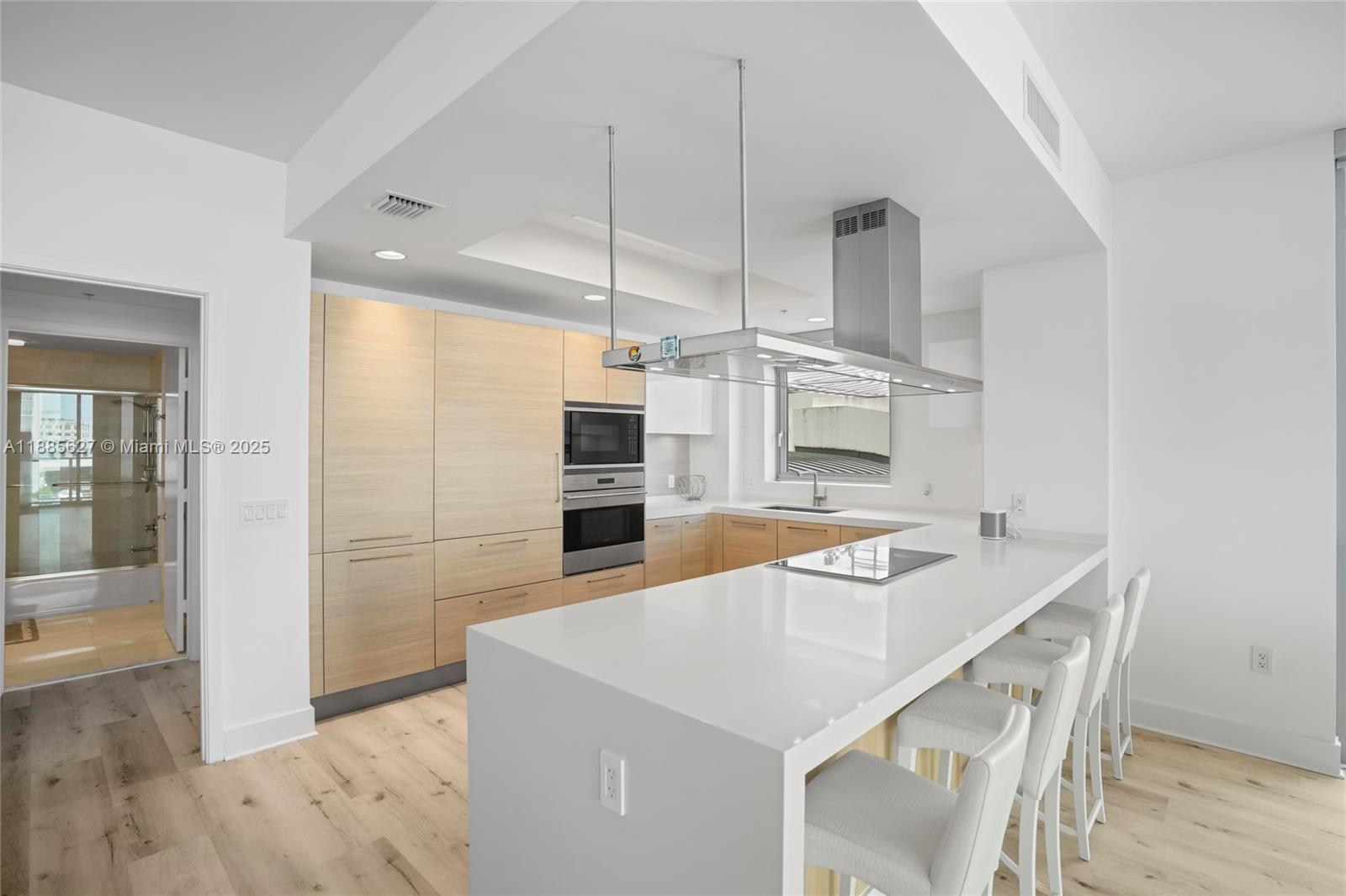 17111 Biscayne Blvd #401 North Miami Beach, FL 33160